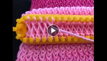 Birdie Knits Presents: A quick demonstration how to loom knit a shawl with the figure eight stit...