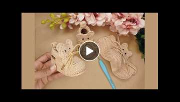 Sapatinho de croche facil de fazer/Easy and quick to weave baby shoes